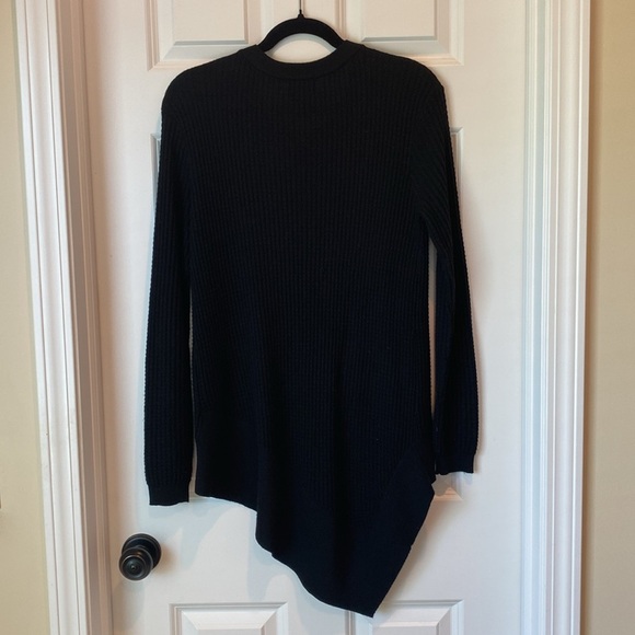 H.‎ One Asymmetrical Long Sleeve Waffle Crew Neck Sweater - XS - Black - Picture 4 of 6